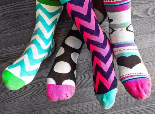 How to Wear Colorful Fashion Socks?